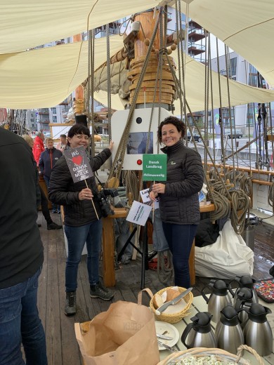 A9D23BD9-5802-433F-AAC1-38F796DBF11E